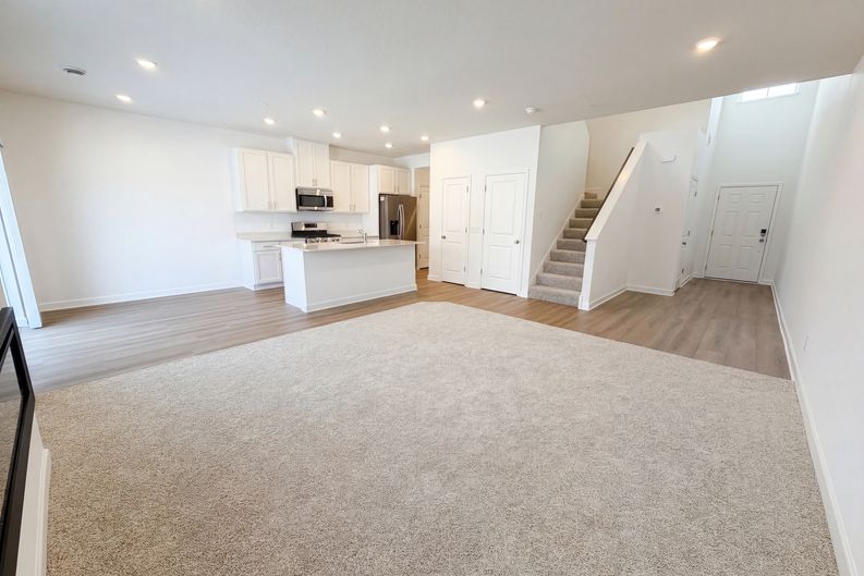 Photo 6 of 22 of 3022 Basswood St, Little Canada, MN