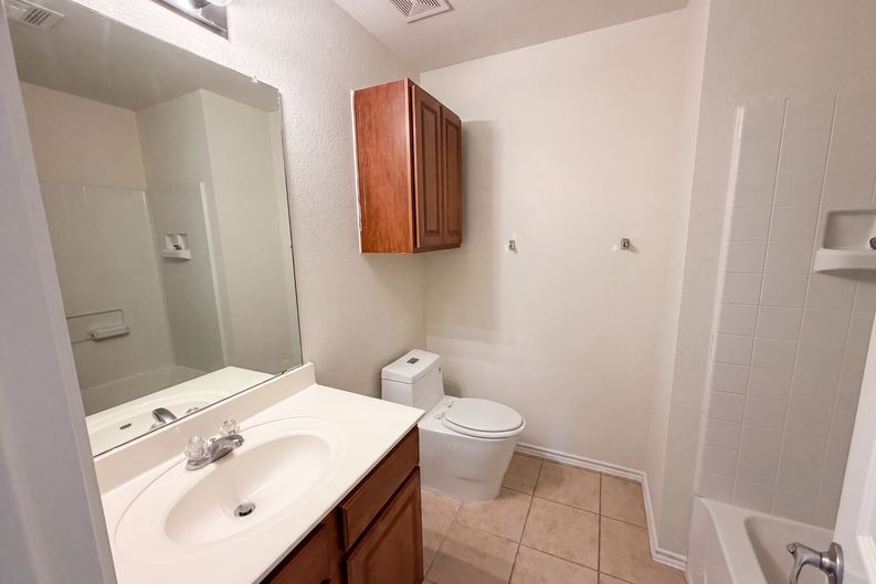 Photo 16 of 20 of 206 Almquist St, Hutto, TX