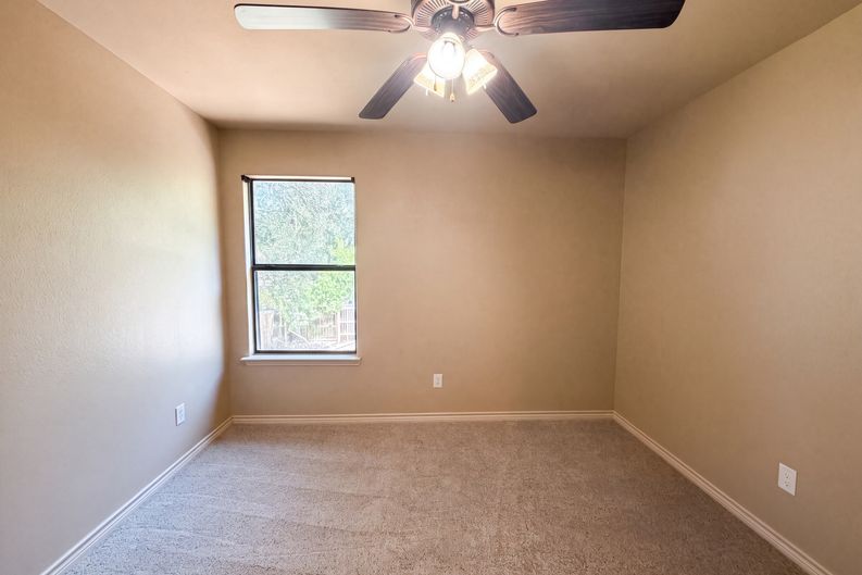 Photo 10 of 20 of 1305 Rocky Ridge Trl, Harker Heights, TX