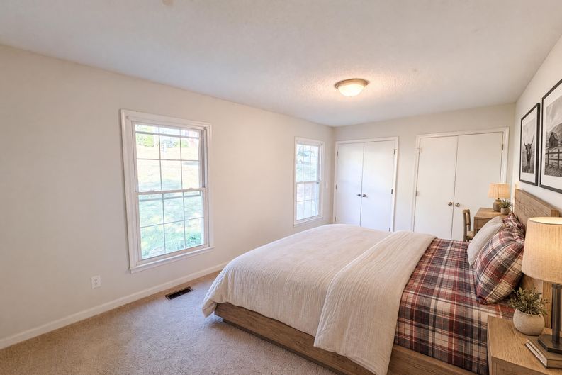 Photo 8 of 17 of 7816 Foxwood Dr, Raleigh, NC