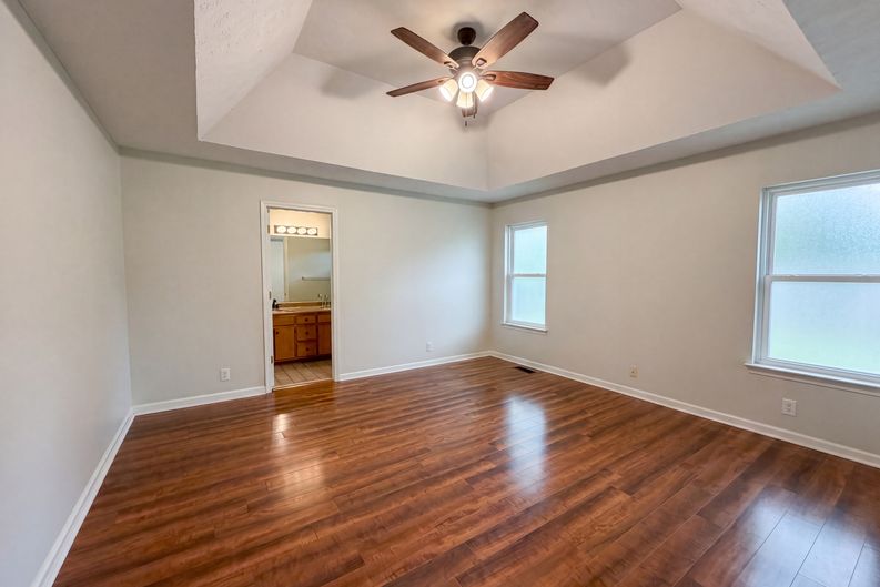 Photo 4 of 18 of 832 Stone Hedge Ct, Old Hickory, TN