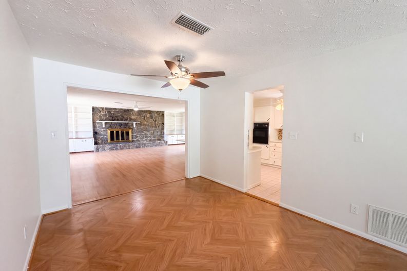Photo 11 of 26 of 3010 Hatton St, Sarasota, FL