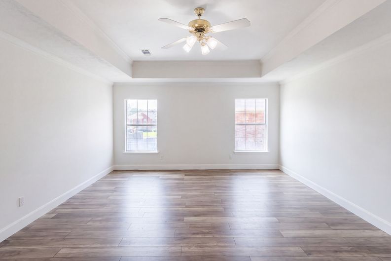 Photo 4 of 26 of 1231 Jeanette Way, Carrollton, TX