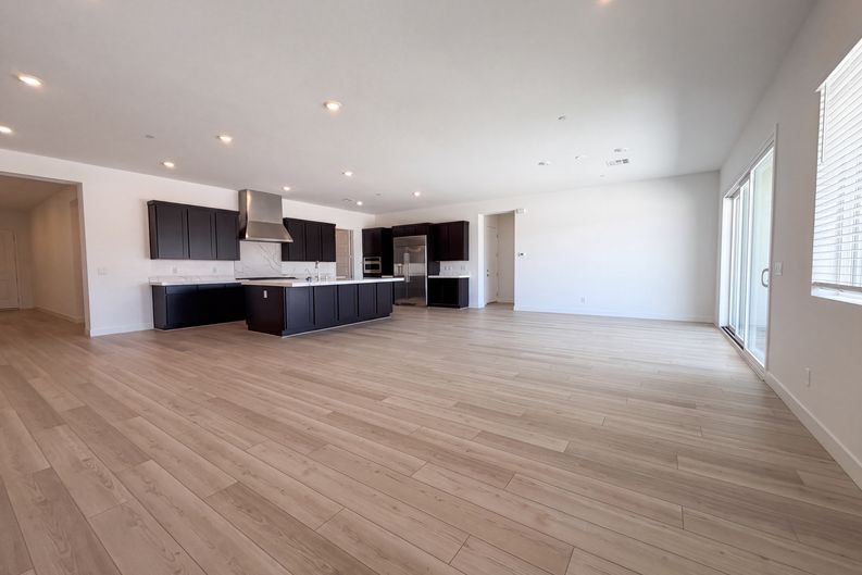Photo 3 of 32 of 8289 Warbonnet Way, Las Vegas, NV