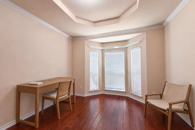 Photo 10 of 29 of 409 Lone Oak Ct, Kennedale, TX