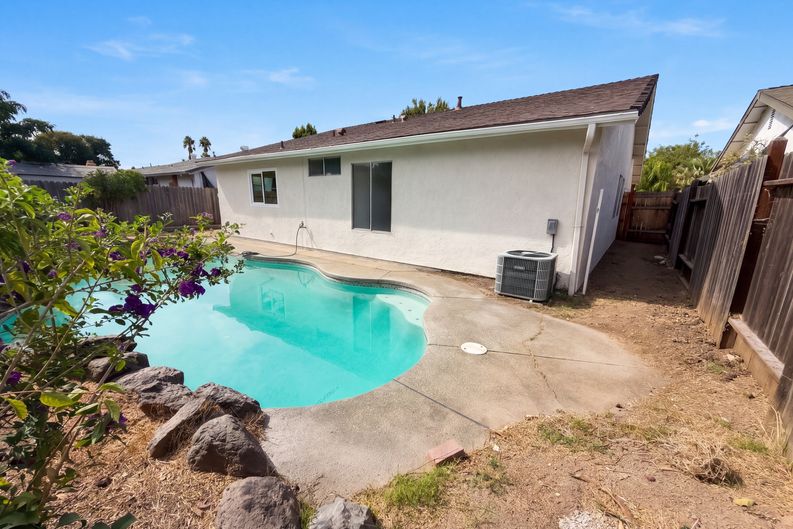 Photo 19 of 22 of 6300 Seyferth Way, Sacramento, CA