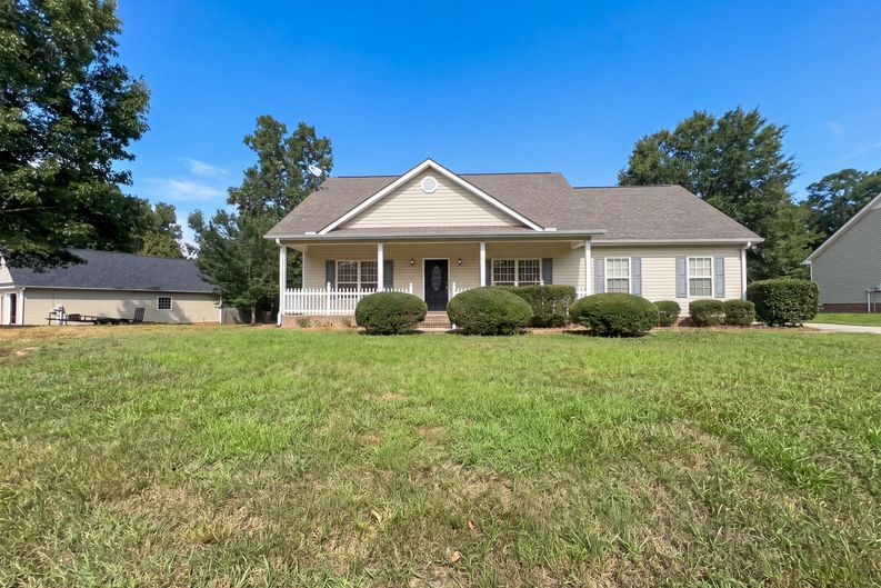 Photo 32 of 39 of 3073 Saratoga Dr, Dalton, GA