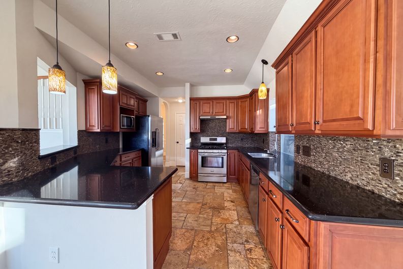 Photo 8 of 26 of 23130 Willow Canyon Dr, Katy, TX