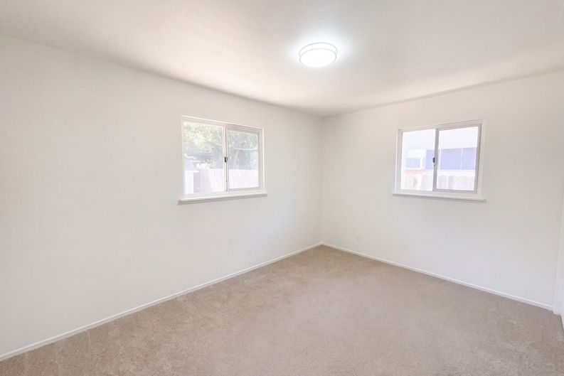 Photo 12 of 20 of 3008 Lerwick Rd, Sacramento, CA