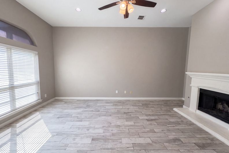 Photo 3 of 24 of 2404 Royal Birkdale Dr, Plano, TX