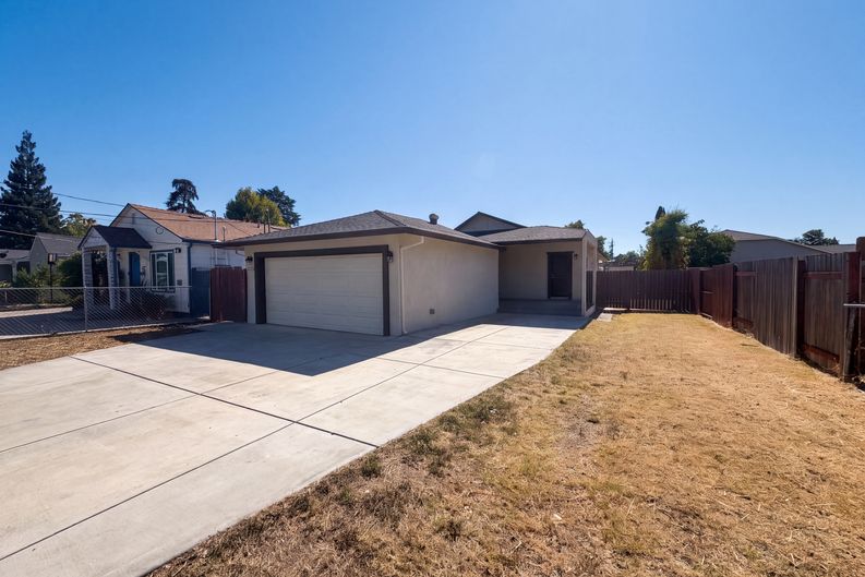 Photo 20 of 24 of 3713 Ripley St, Sacramento, CA