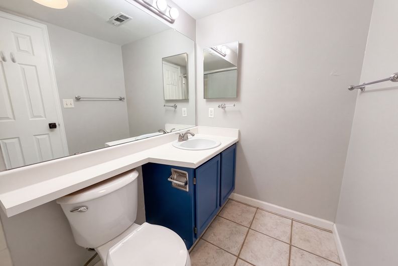 Photo 14 of 19 of 6702 S Ivy Way, Centennial, CO
