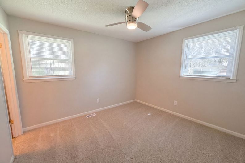 Photo 4 of 17 of 4402 Ginger Dr, Gastonia, NC