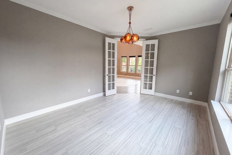Photo 8 of 42 of 7221 Durand Dr, Irving, TX