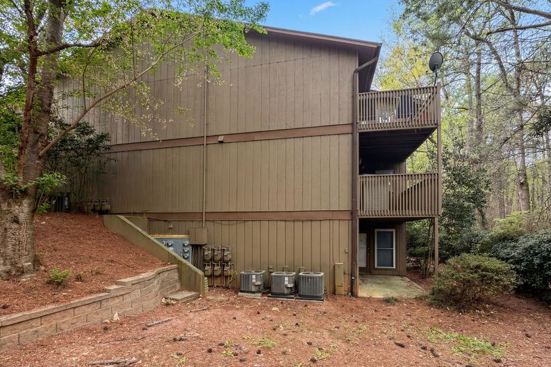 Photo 21 of 24 of 1013 Dunbar Dr, Atlanta, GA