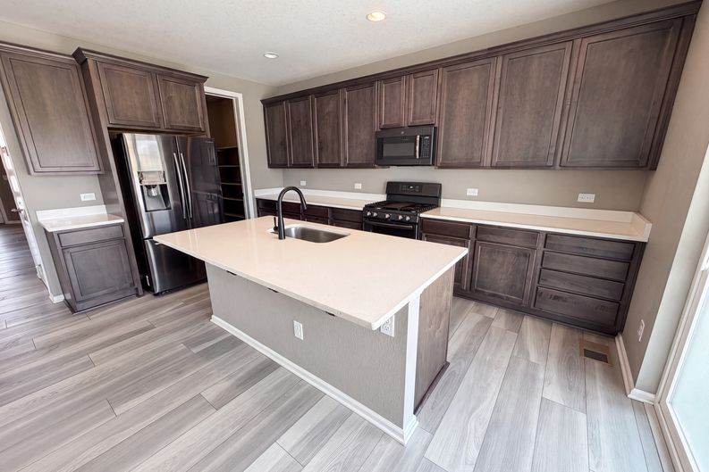 Photo 11 of 39 of 2450 Garganey Dr, Castle Rock, CO