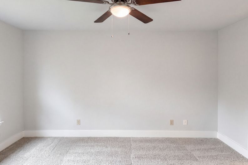 Photo 9 of 19 of 13324 Pandora Cir, Dallas, TX