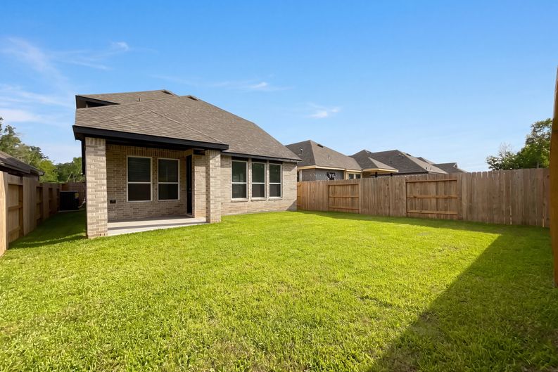 Photo 5 of 19 of 118 Neches Nook Ct, Conroe, TX