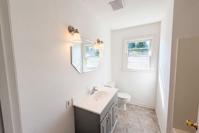Photo 21 of 25 of 2205 Adair Dr, Knoxville, TN
