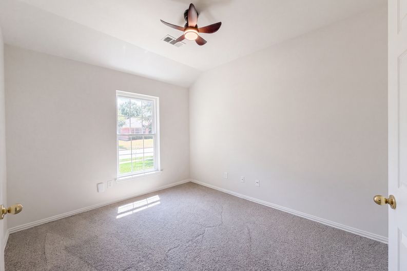 Photo 10 of 15 of 6312 Candletree Ln, McKinney, TX
