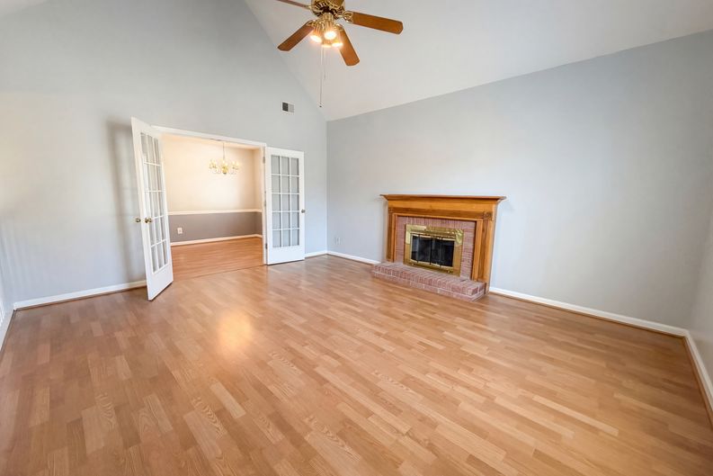 Photo 13 of 22 of 1390 Chapel Hill Ln SW, Marietta, GA