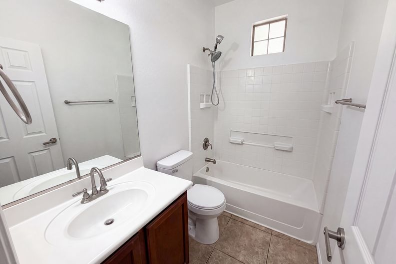 Photo 15 of 27 of 934 E Overlin Dr, Avondale, AZ