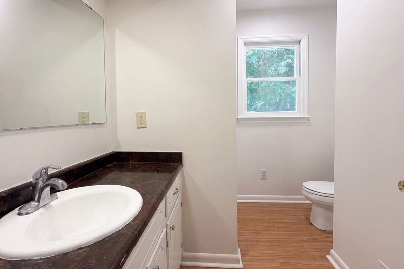Photo 20 of 39 of 604 Meadowbrook Dr, Spartanburg, SC