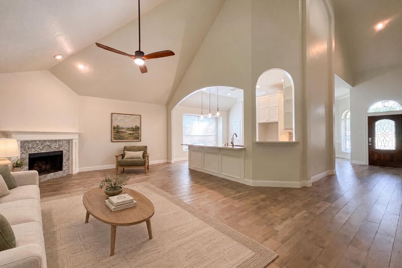 Photo 3 of 20 of 7107 Sweet Violet Trl, Humble, TX