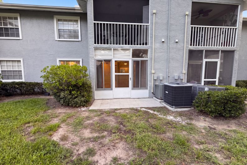 Photo 5 of 37 of 1465 Millstream Ln, Dunedin, FL