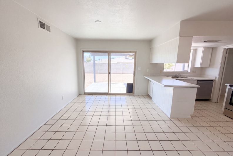 Photo 3 of 27 of 1413 W Behrend Dr, Phoenix, AZ