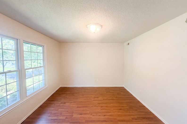 Photo 4 of 19 of 2605 Lamroc Rd, Greensboro, NC