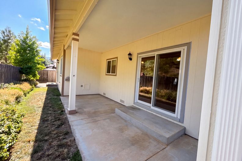 Photo 5 of 28 of 235 Cedar Brook Ln, Cave Junction, OR