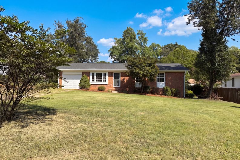 Photo 17 of 20 of 3221 Meadow Ln, Winston Salem, NC