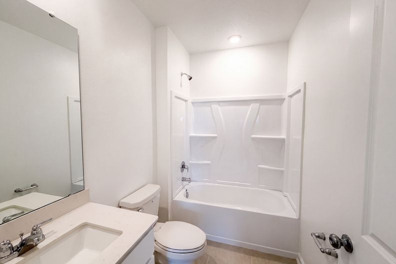 Photo 9 of 21 of 4373 River Beacon Blvd, Davenport, FL