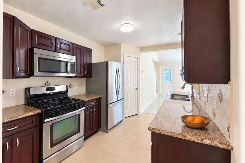 Photo 6 of 23 of 12938 Maile Park Dr, Houston, TX