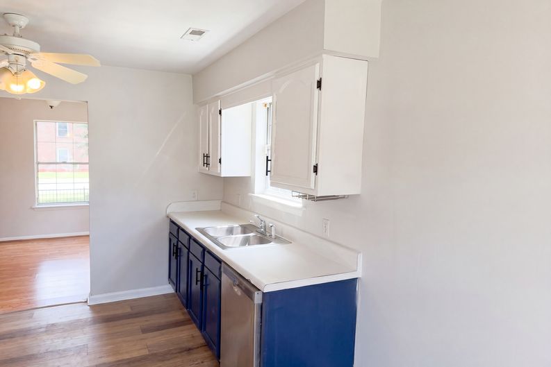 Photo 7 of 25 of 625 E Princess Anne Rd, Norfolk, VA