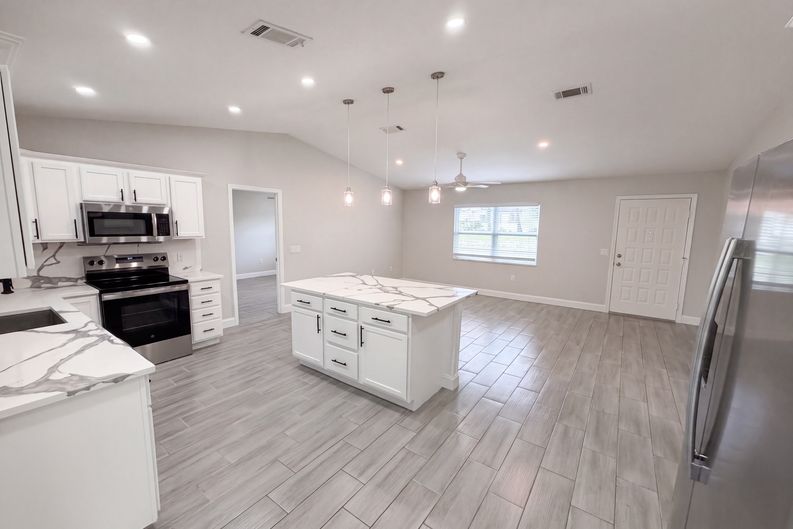 Photo 27 of 37 of 8165 Ridge Rd, Weeki Wachee, FL