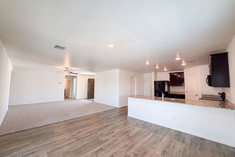 Photo 7 of 21 of 461 W Pintail Dr, Casa Grande, AZ