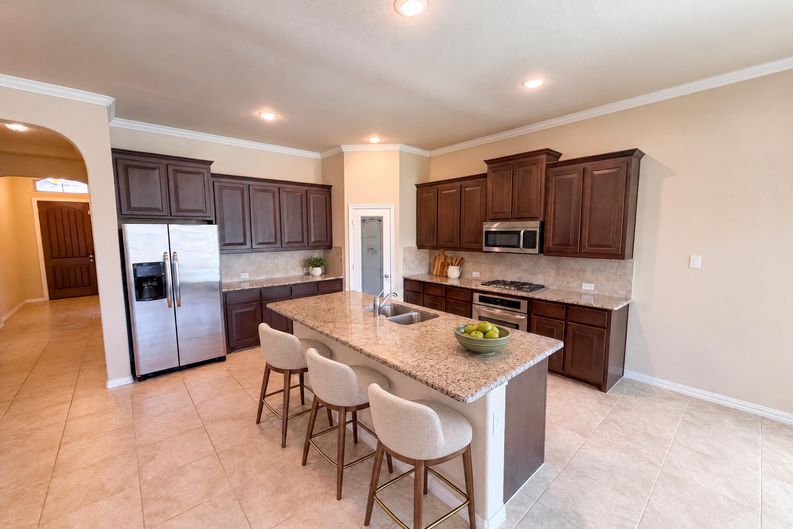 Photo 6 of 16 of 3912 Gennaker Dr, Denton, TX
