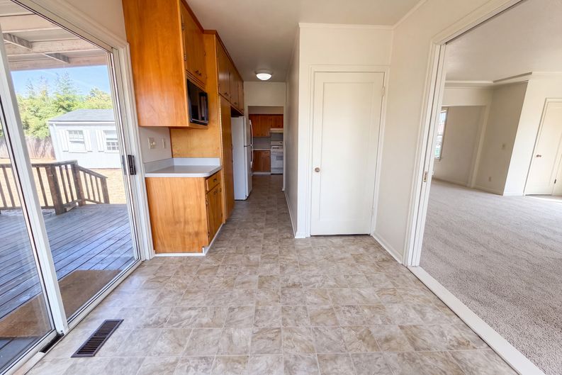 Photo 7 of 20 of 4815 SE 99th Ave, Portland, OR
