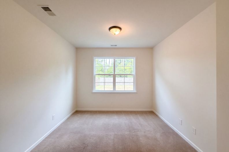 Photo 11 of 22 of 317 Whispering Breeze Ln, Summerville, SC