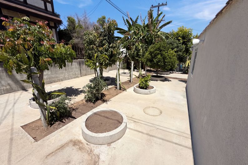 Photo 29 of 31 of 817 S 9th St, Alhambra, CA