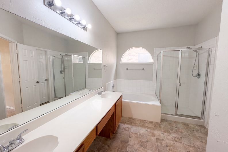 Photo 19 of 27 of 12609 Black Cherry Ln, Euless, TX