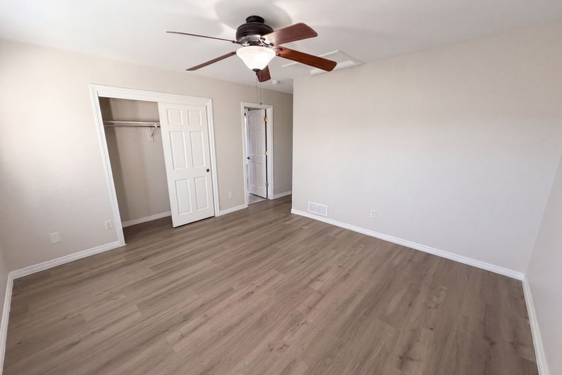 Photo 4 of 50 of 7242 S Rome St, Aurora, CO