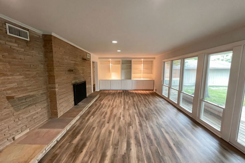 Photo 3 of 18 of 4106 Walnut Hill Ln, Dallas, TX
