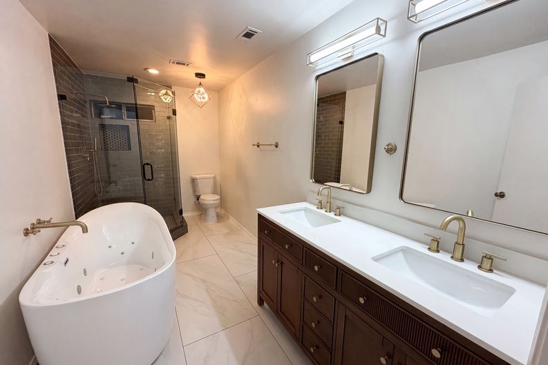 Photo 14 of 20 of 722 S Forest Ln, Duncanville, TX