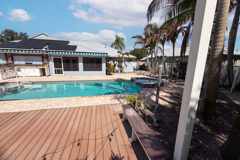 Photo 27 of 33 of 2902 Serenity Cir S, Fort Pierce, FL