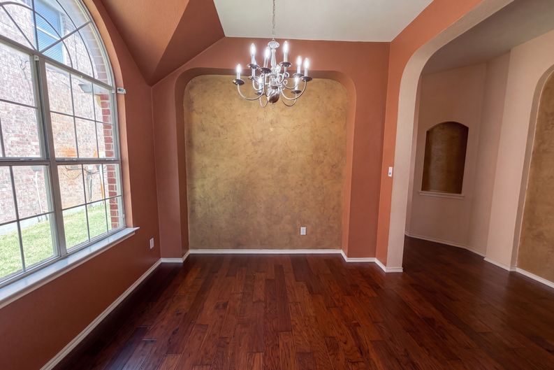 Photo 7 of 20 of 1213 Whitecreek Dr, Glenn Heights, TX