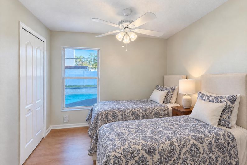 Photo 19 of 37 of 30447 Iverson Dr, Wesley Chapel, FL