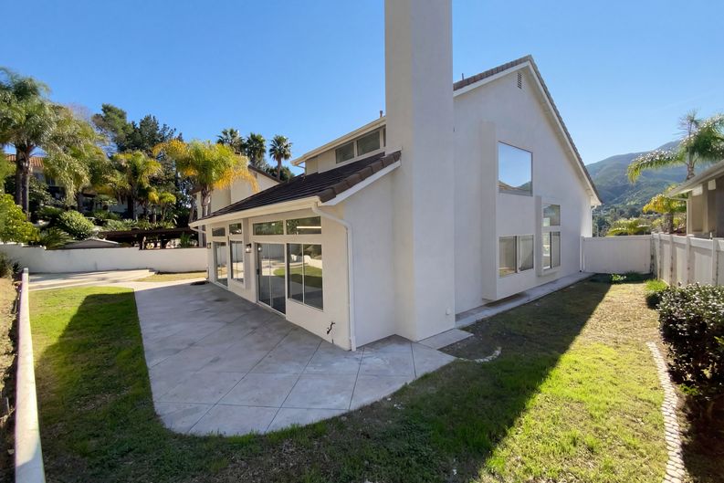 Photo 5 of 26 of 3303 Deaver Dr, Corona, CA